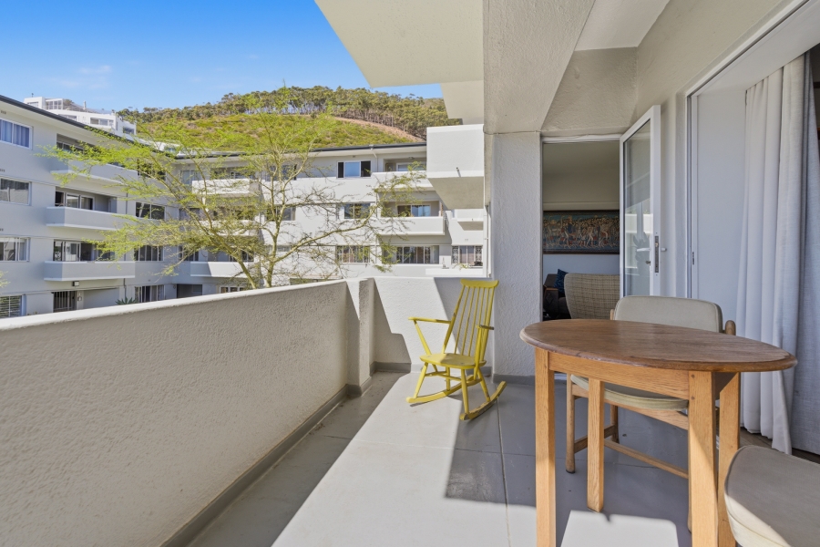 2 Bedroom Property for Sale in Sea Point Western Cape
